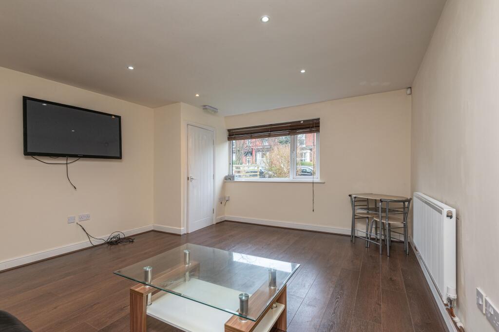 2 bed 1st Floor Flat for rent in Leeds. From Northwood - Chapel Allerton