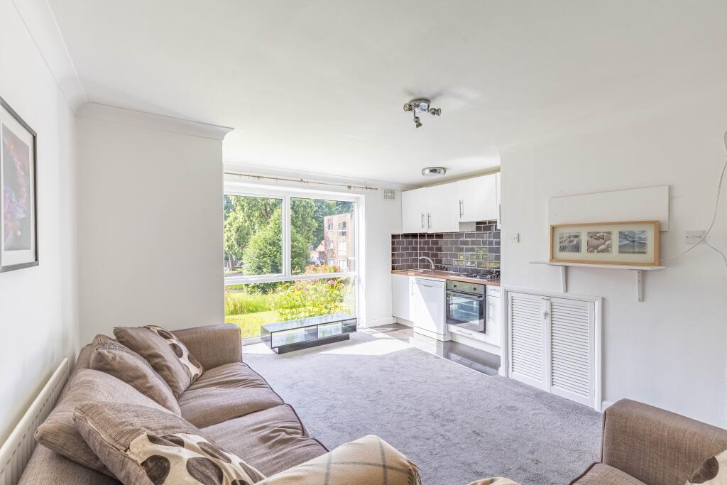 1 bed 1st Floor Flat for rent in Shadwell. From Northwood - Chapel Allerton