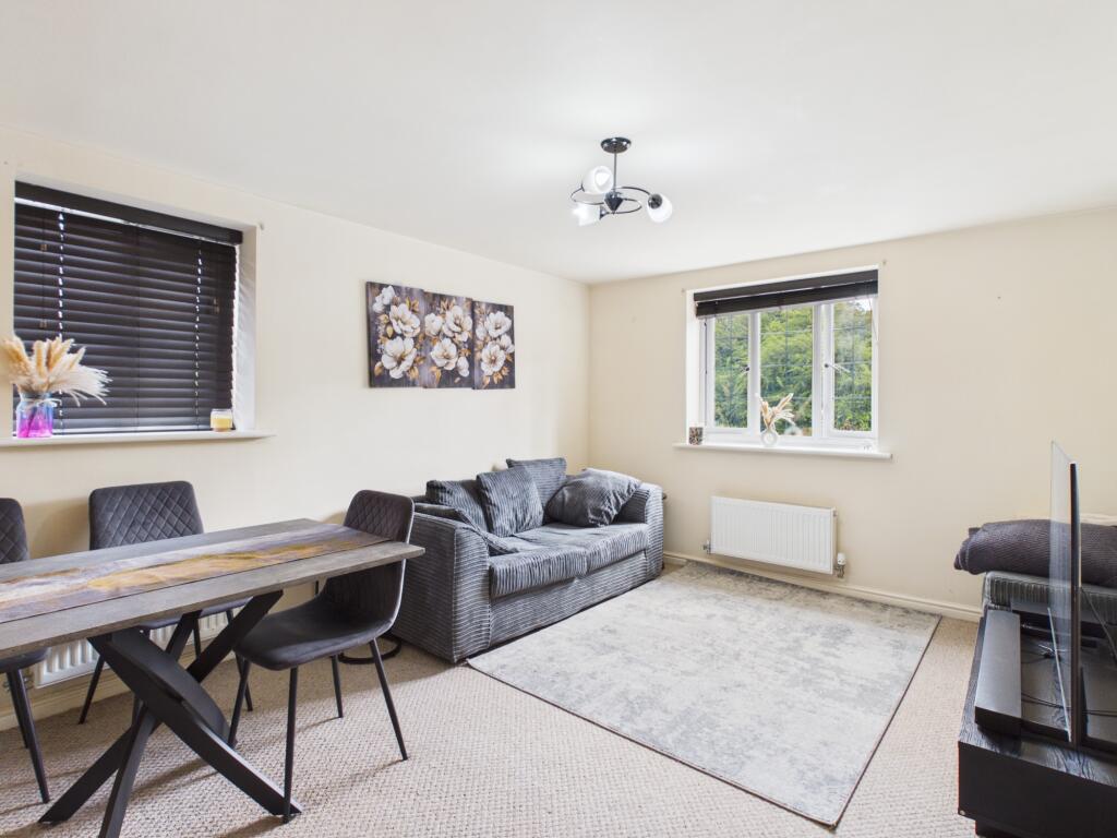 2 bed 1st Floor Flat for rent in Newcastle-under-Lyme. From Northwood - Stoke-on-Trent
