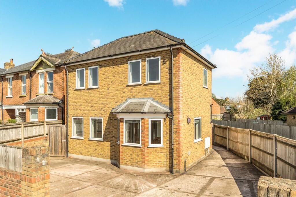 3 bed Semi Detached for rent in Shepperton. From Jackson-Stops - Weybridge