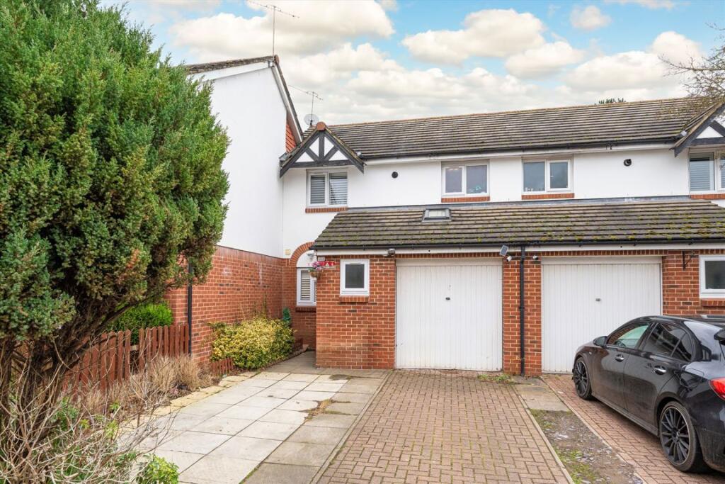 3 bed Detached for rent in Weybridge. From Jackson-Stops - Weybridge