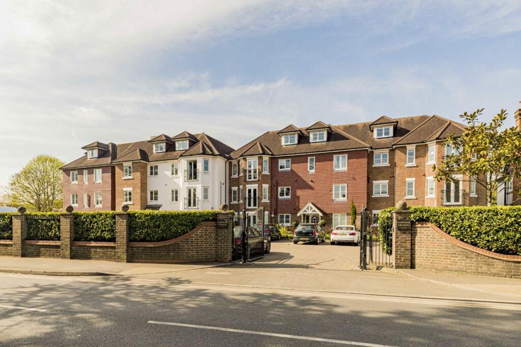 3 bed 1st Floor Flat for rent in Weybridge. From Jackson-Stops - Weybridge