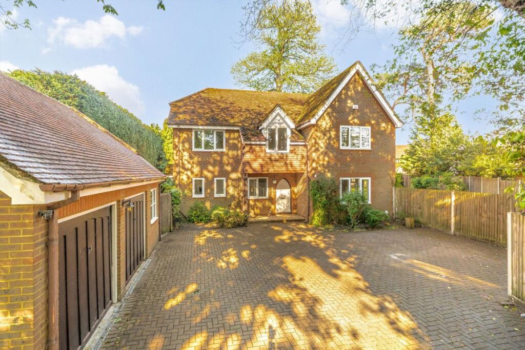5 bed Detached for rent in Woking. From Jackson-Stops - Weybridge 5 bed Detached for rent in Woking. From Jackson-Stops - Weybridge