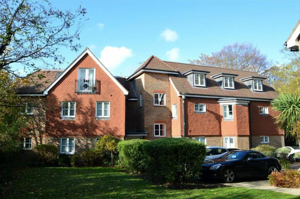 2 bed 1st Floor Flat for rent in Weybridge. From Jackson-Stops - Weybridge