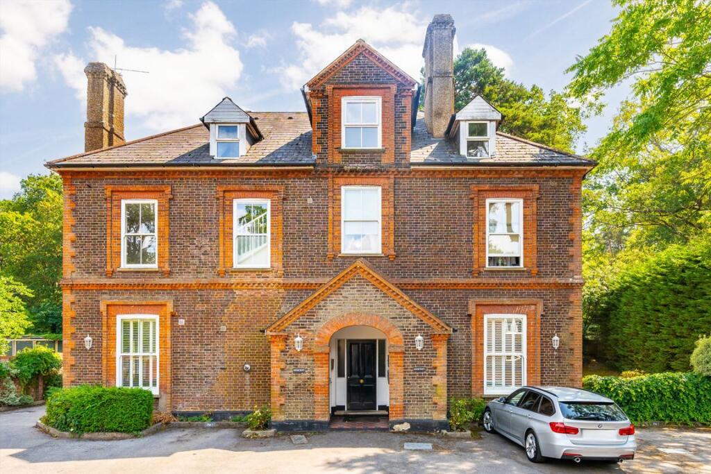2 bed 1st Floor Flat for rent in Weybridge. From Jackson-Stops - Weybridge