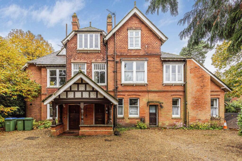1 bed 1st Floor Flat for rent in Weybridge. From Jackson-Stops - Weybridge 1 bed 1st Floor Flat for rent in Weybridge. From Jackson-Stops - Weybridge
