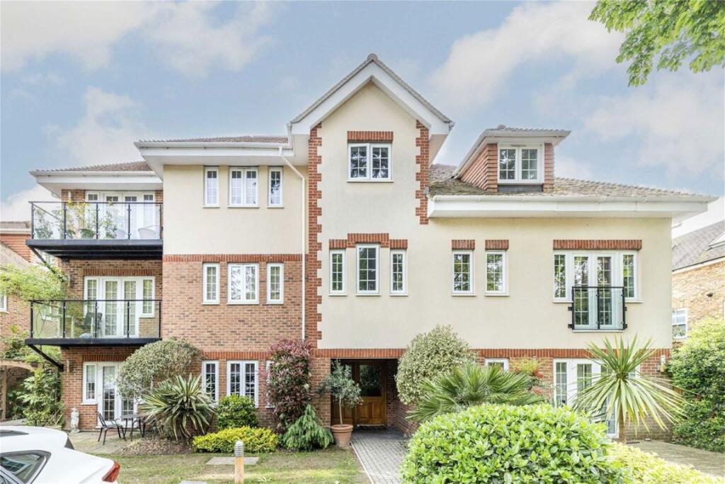 2 bed 1st Floor Flat for rent in New Haw. From Jackson-Stops - Weybridge