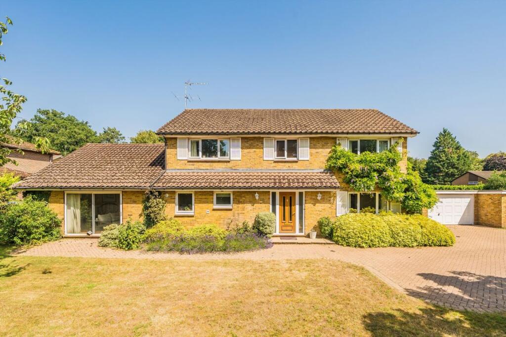 5 bed Detached for rent in Stoke D'Abernon. From Jackson-Stops - Weybridge 5 bed Detached for rent in Stoke D'Abernon. From Jackson-Stops - Weybridge