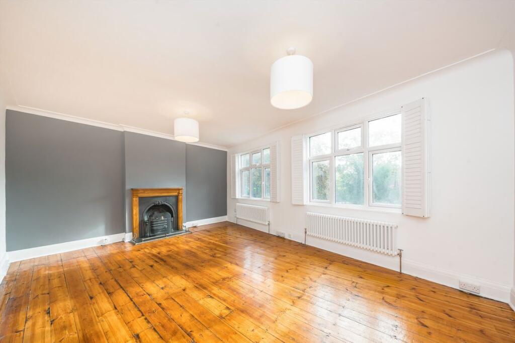 3 bed 1st Floor Flat for rent in East Molesey. From Jackson-Stops - Weybridge
