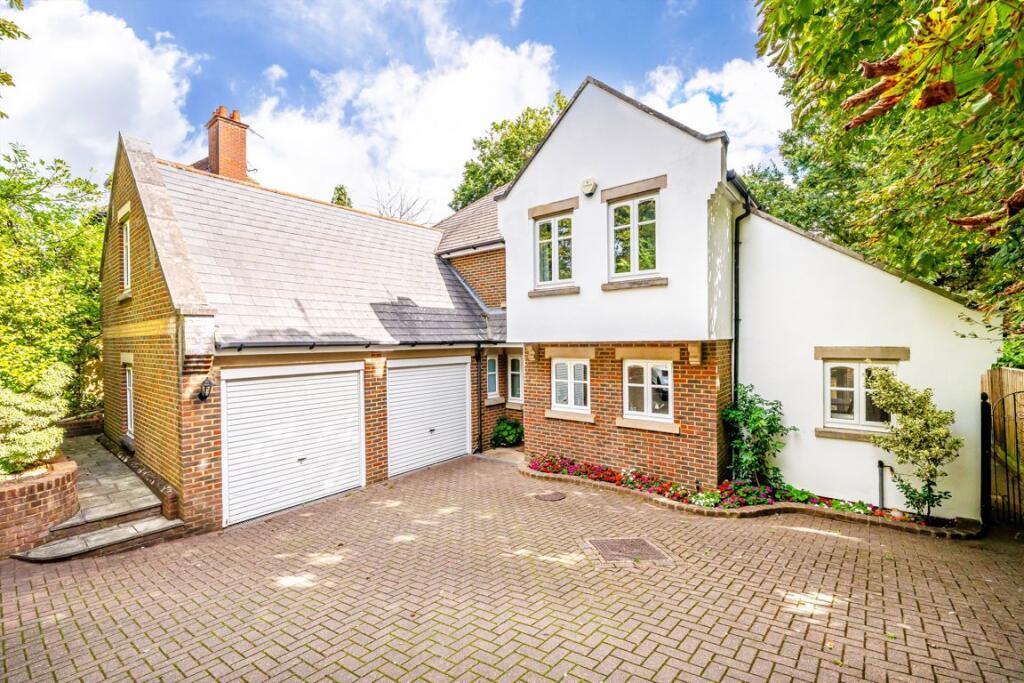 5 bed Detached for rent in Weybridge. From Jackson-Stops - Weybridge 5 bed Detached for rent in Weybridge. From Jackson-Stops - Weybridge