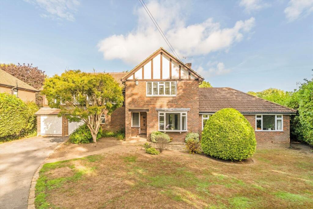 5 bed Detached for rent in Stoke D'Abernon. From Jackson-Stops - Weybridge 5 bed Detached for rent in Stoke D'Abernon. From Jackson-Stops - Weybridge