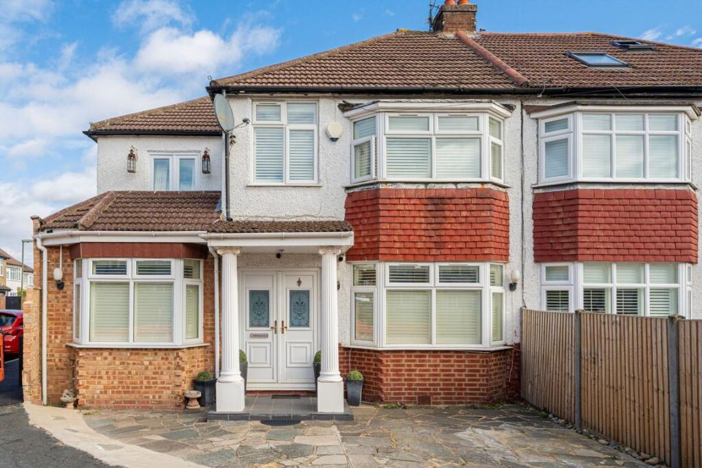 5 bed Semi Detached for rent in Walton-on-Thames. From Jackson-Stops - Weybridge