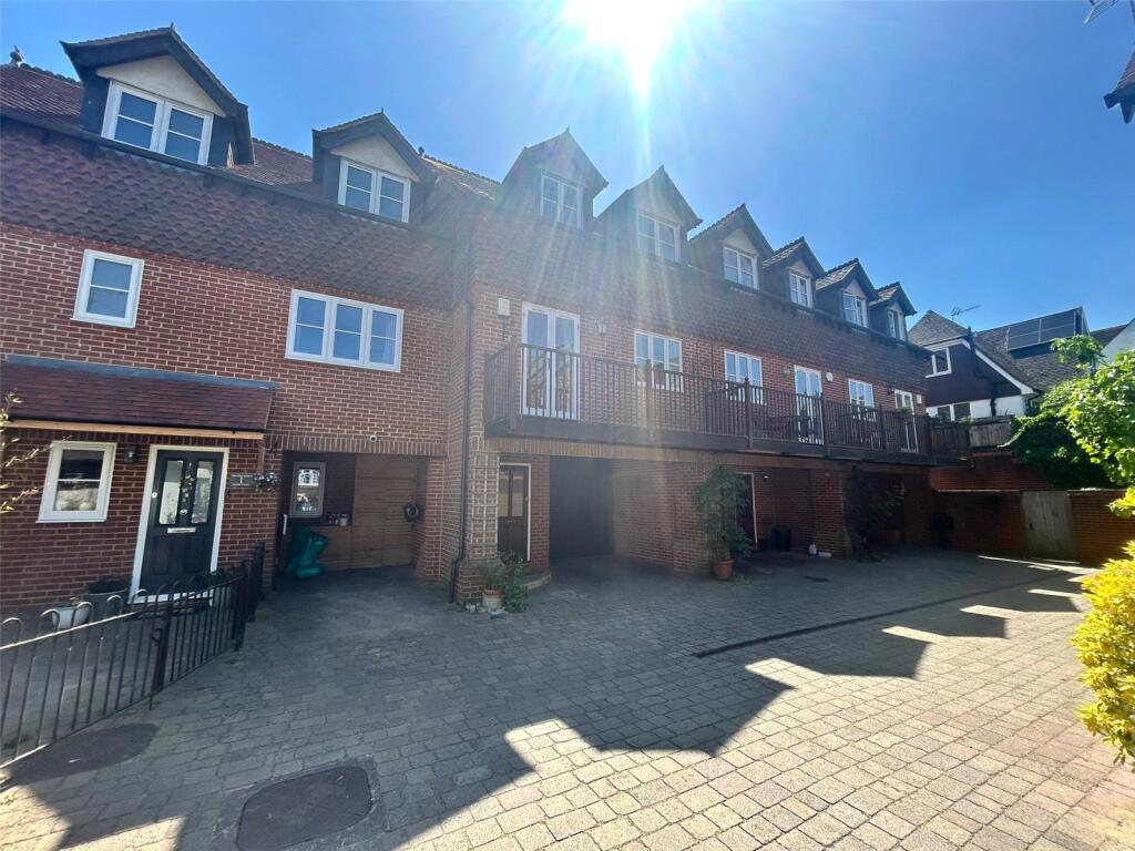 3 bed Mid Terraced House for rent in Westerham. From Jackson-Stops - Oxted