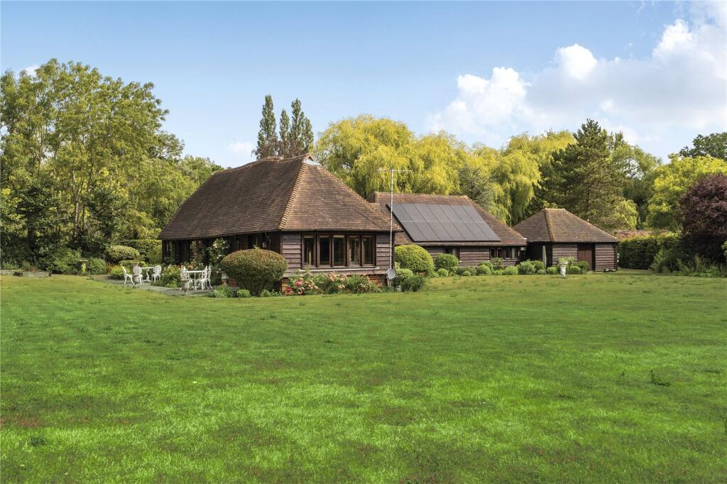 4 bed Bungalow for rent in Four Elms. From Jackson-Stops - Kent And East Sussex 4 bed Bungalow for rent in Four Elms. From Jackson-Stops - Kent And East Sussex
