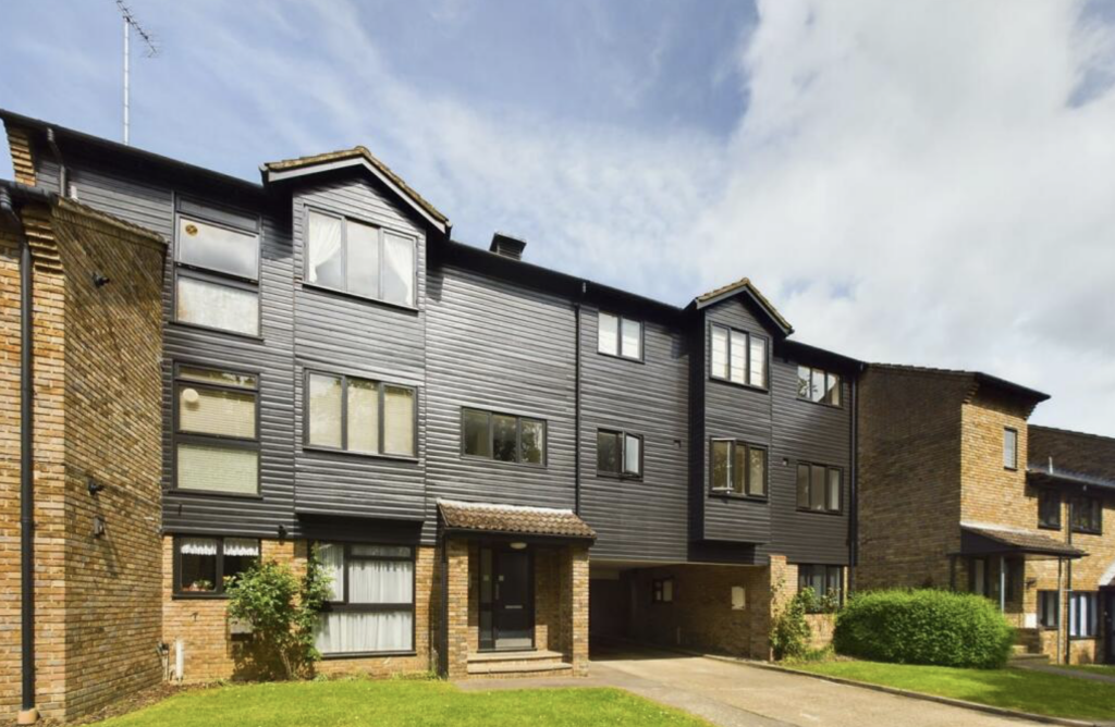 1 bed 1st Floor Flat for rent in Wildhill. From Novus Residential Ltd - London