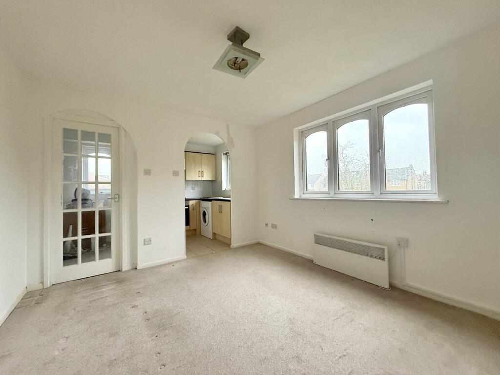 0 bed Studio for rent in Watford. From Oak Estates and Financial Services