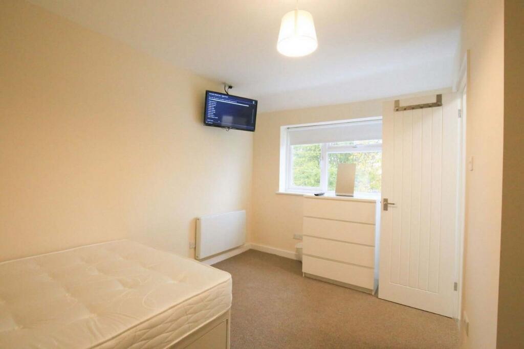 1 bed House Share for rent in Watford. From Oak Estates and Financial Services