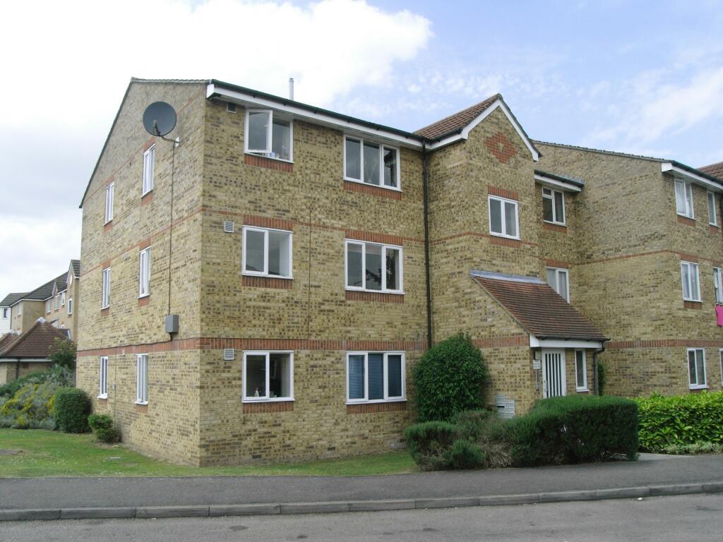 4 bed Studio for rent in Watford. From Oak Estates and Financial Services 4 bed Studio for rent in Watford. From Oak Estates and Financial Services