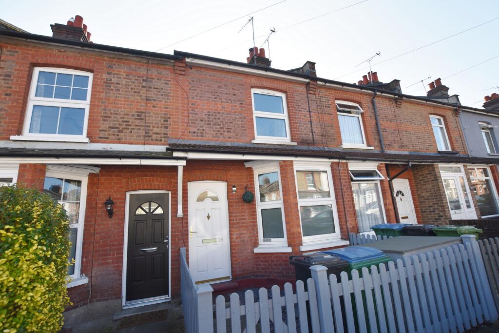 2 bed Mid Terraced House for rent in Watford. From Oak Estates and Financial Services