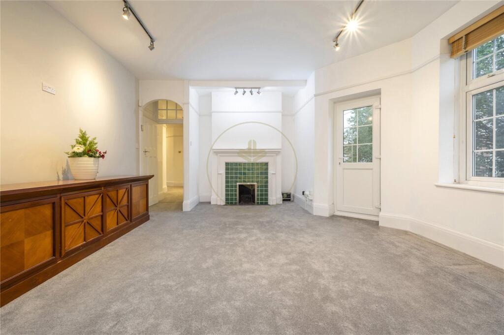 3 bed Apartment for rent in London. From Oakhill Residential - West Hampsted