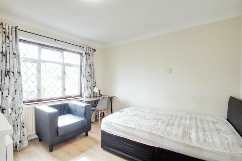 0 bed Room for rent in Hayes. From Oakwood Estates