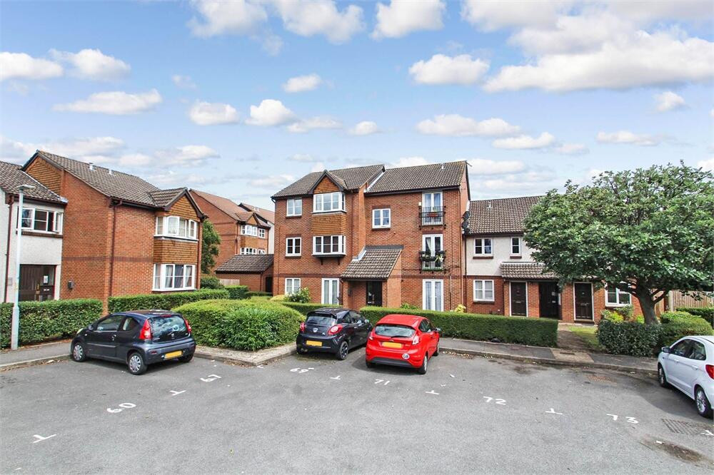 3 bed Apartment for rent in West Drayton. From Oakwood Estates