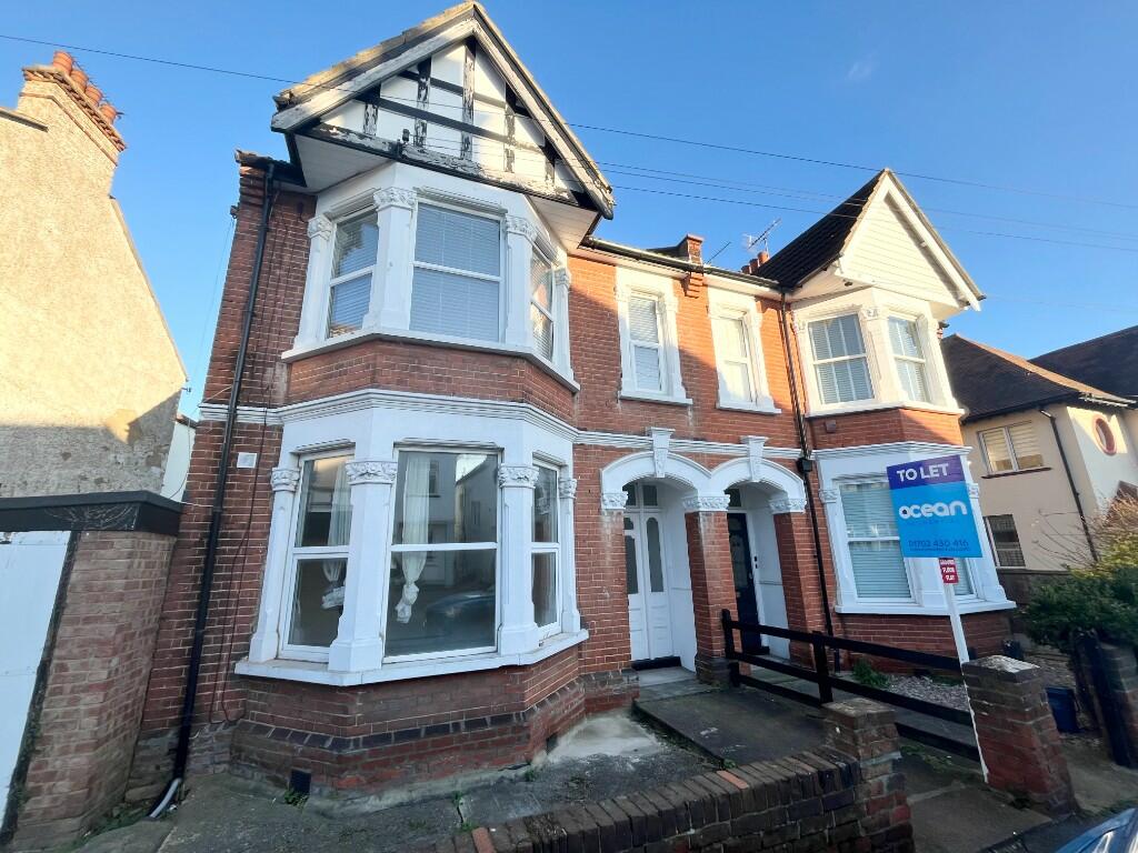 2 bed 1st Floor Flat for rent in Hadleigh. From Ocean Residential - Westcliff-on-Sea 2 bed 1st Floor Flat for rent in Hadleigh. From Ocean Residential - Westcliff-on-Sea