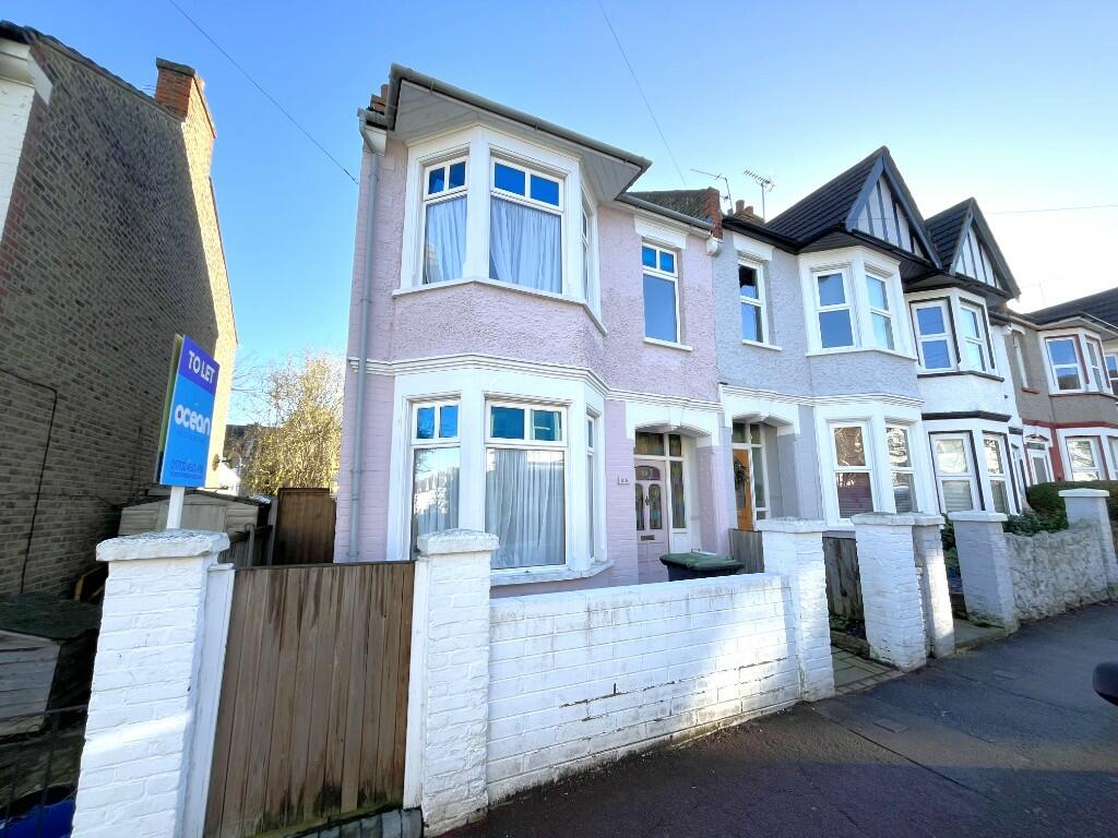 3 bed End of Terrace for rent in Southend-on-Sea. From Ocean Residential - Westcliff-on-Sea 3 bed End of Terrace for rent in Southend-on-Sea. From Ocean Residential - Westcliff-on-Sea