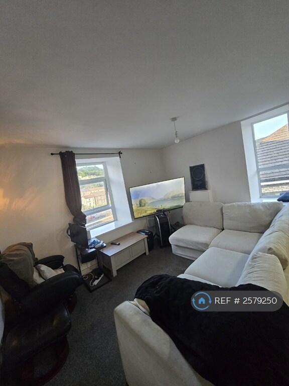 2 bed 1st Floor Flat for rent in Porth. From OpenRent