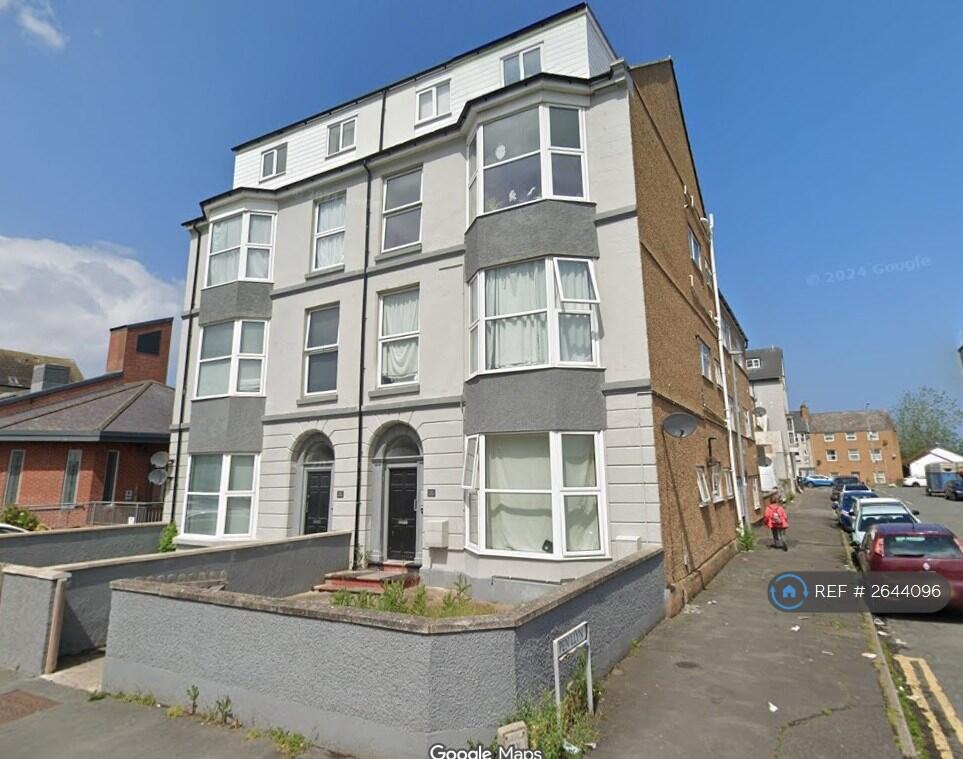 2 bed 1st Floor Flat for rent in Abergele. From OpenRent