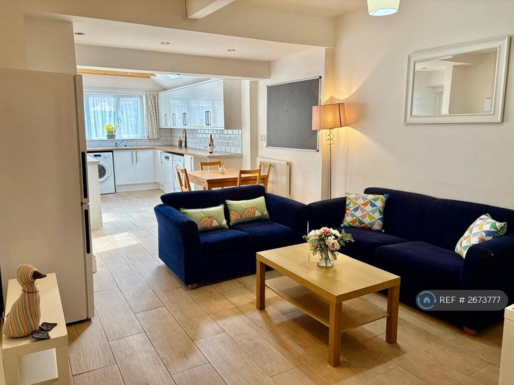 5 bed Mid Terraced House for rent in Nottingham. From OpenRent 5 bed Mid Terraced House for rent in Nottingham. From OpenRent