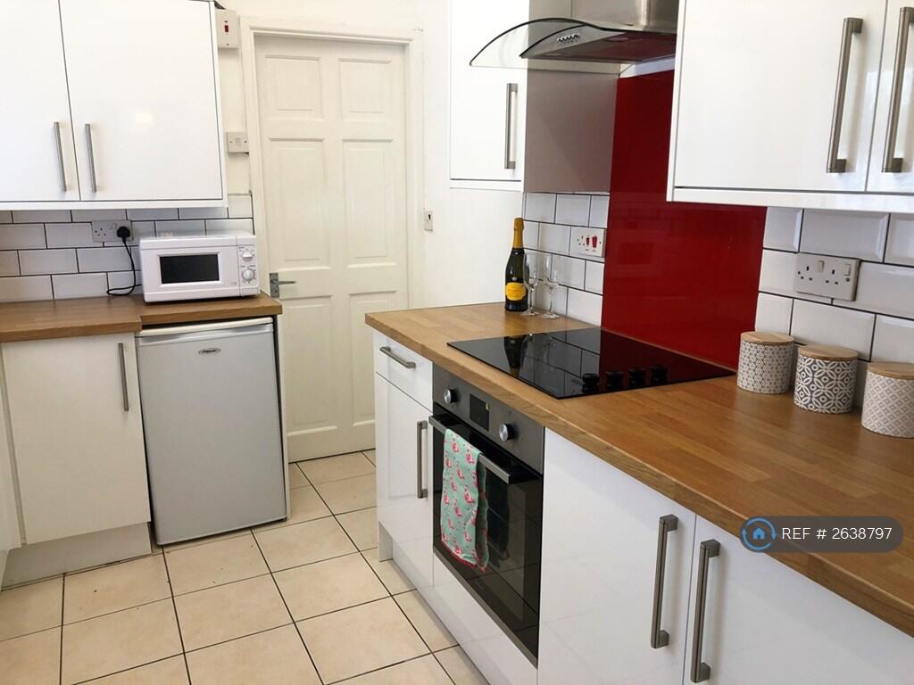 4 bed Mid Terraced House for rent in Stafford. From OpenRent