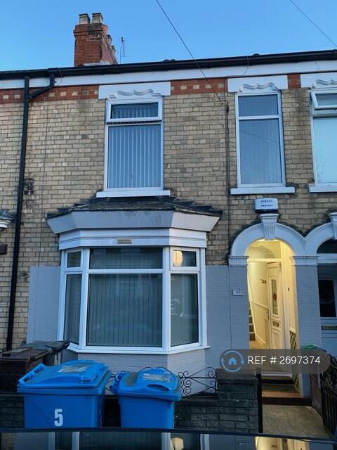 4 bed Mid Terraced House for rent in Hull. From OpenRent