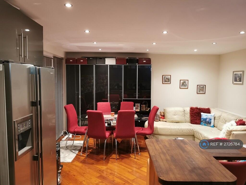 1 bed House Share for rent in London. From OpenRent