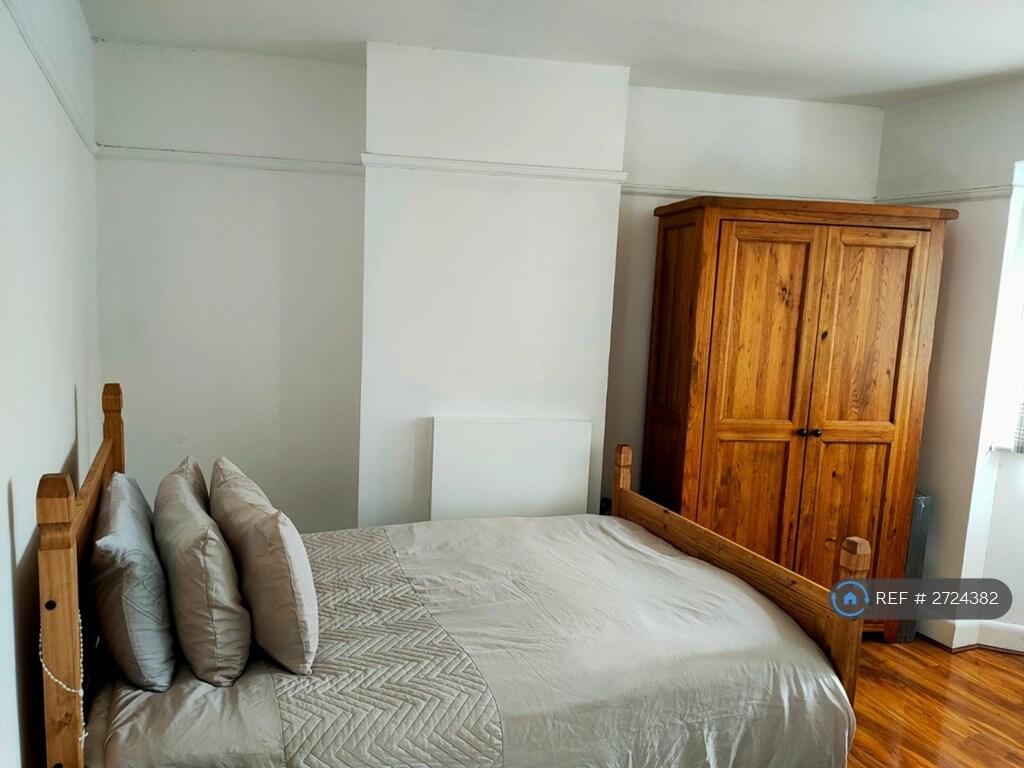 1 bed House Share for rent in Northampton. From OpenRent