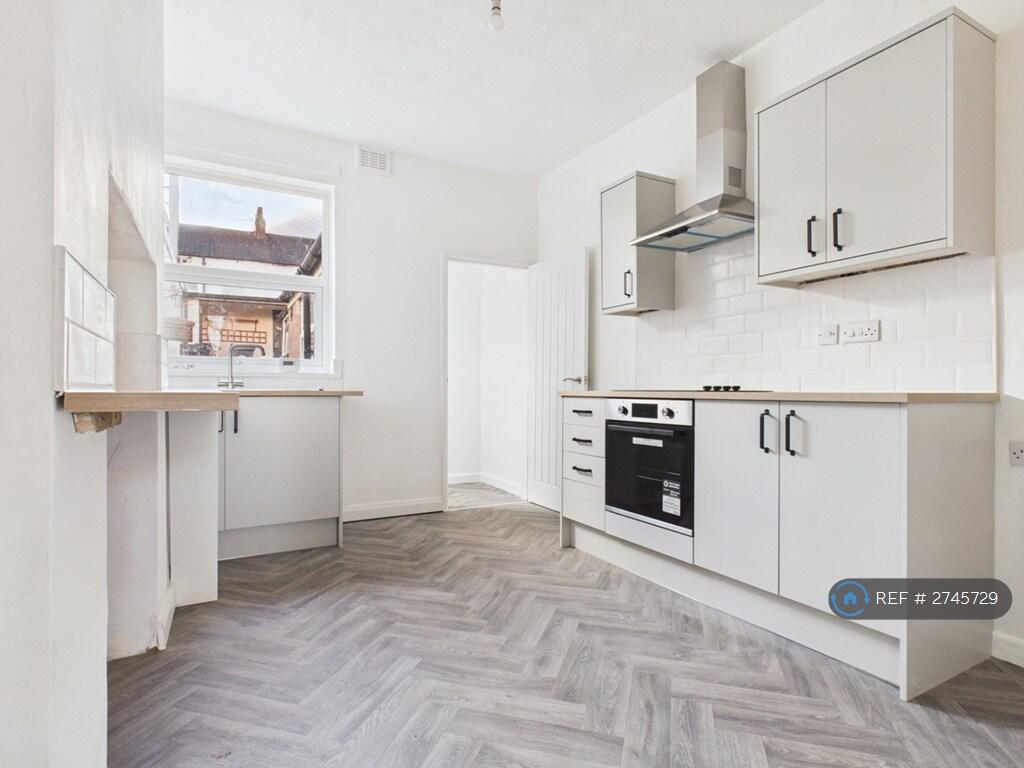 2 bed Mid Terraced House for rent in Darlington. From OpenRent