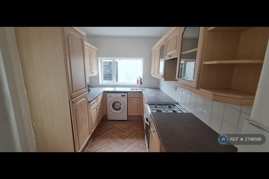 2 bed Mid Terraced House for rent in Middlesbrough. From OpenRent