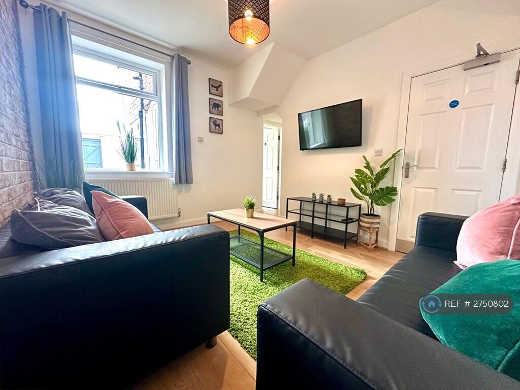 4 bed Mid Terraced House for rent in Middlesbrough. From OpenRent