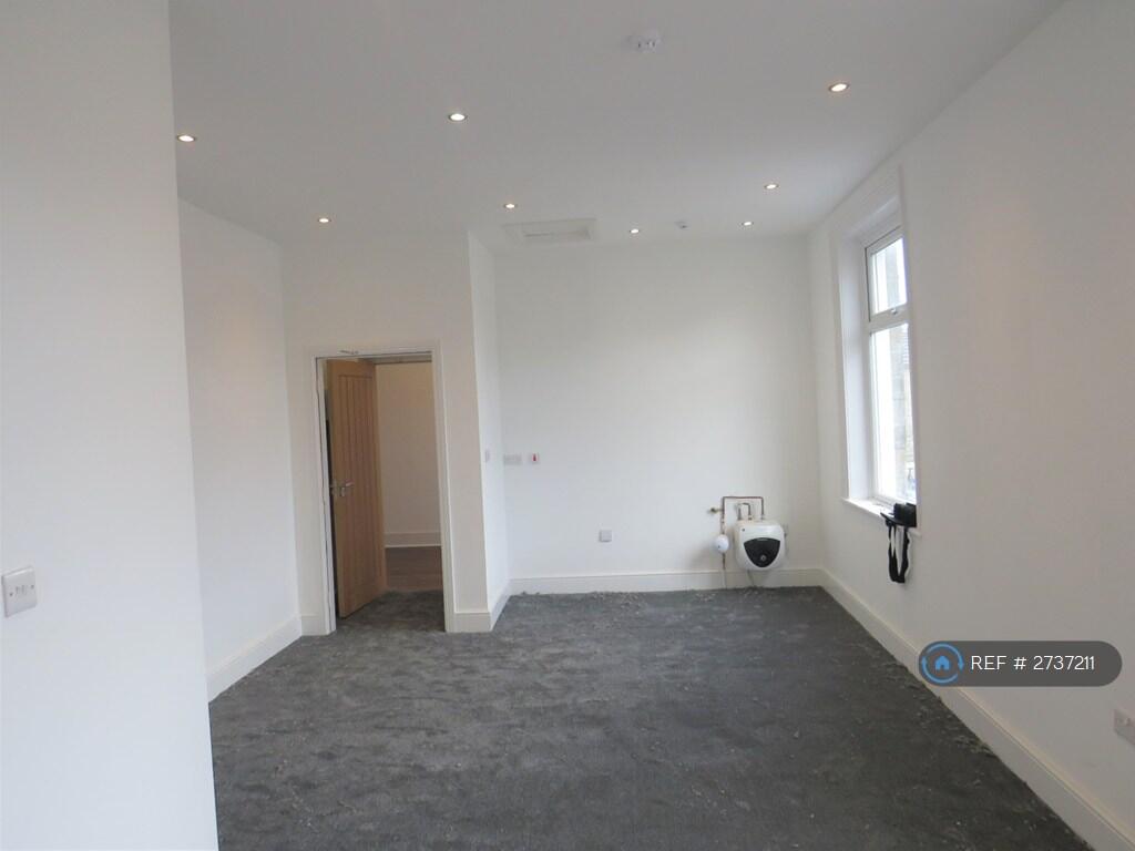 0 bed Studio for rent in Dewsbury. From OpenRent