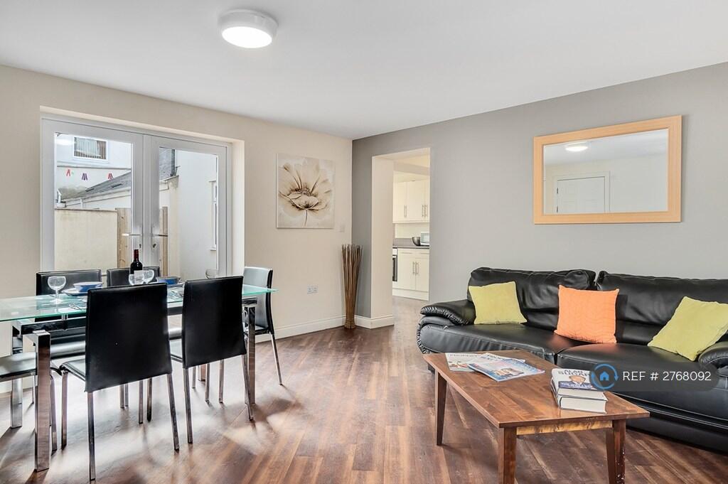 8 bed Mid Terraced House for rent in Plymouth. From OpenRent 8 bed Mid Terraced House for rent in Plymouth. From OpenRent