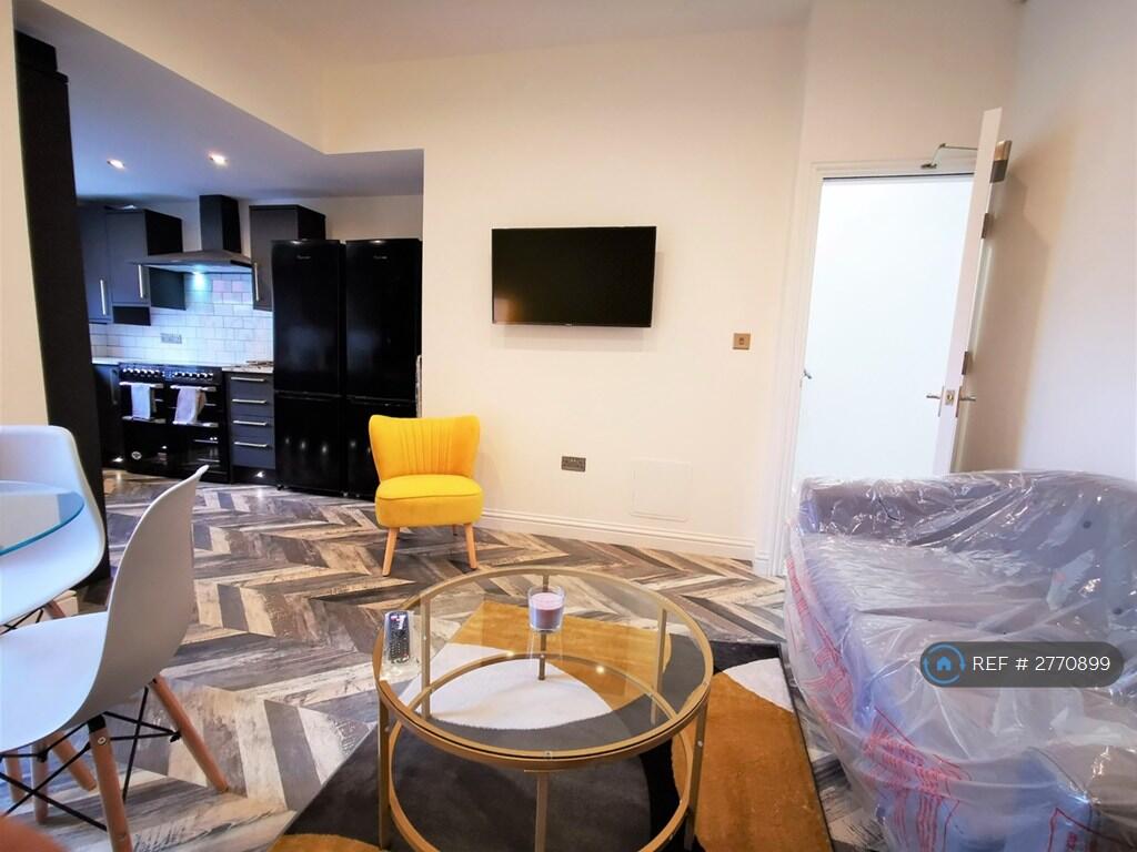 6 bed Mid Terraced House for rent in Liverpool. From OpenRent 6 bed Mid Terraced House for rent in Liverpool. From OpenRent