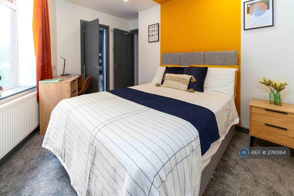 1 bed House Share for rent in Oldham. From OpenRent