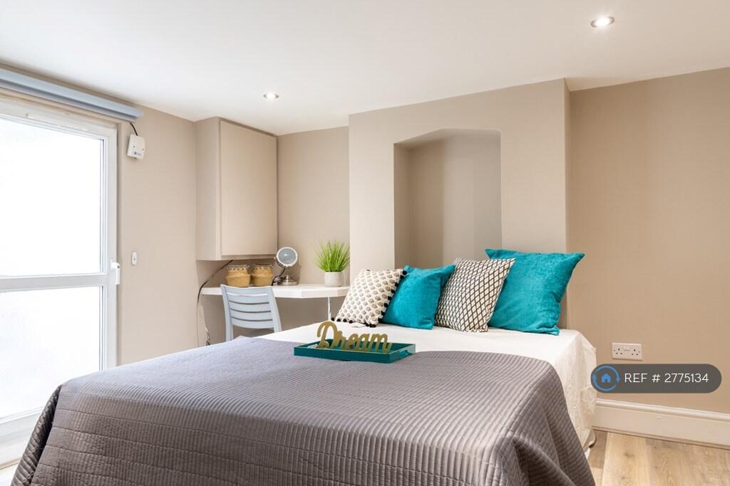 1 bed House Share for rent in Cheltenham. From OpenRent