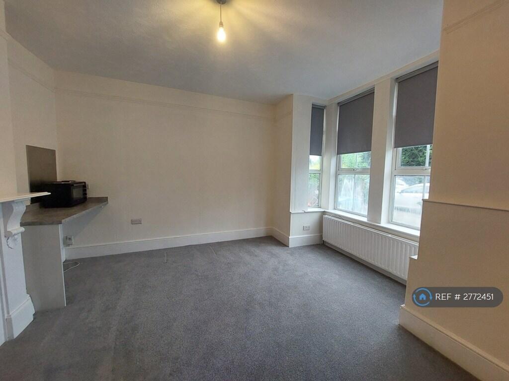 1 bed House Share for rent in Aylesbury. From OpenRent