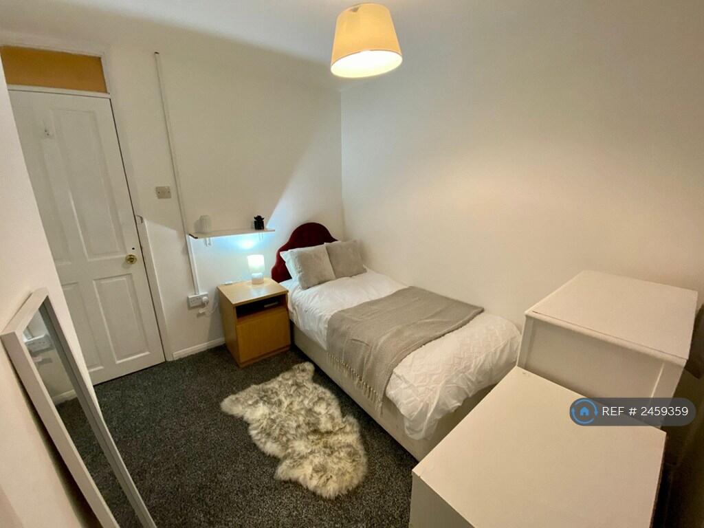 1 bed House Share for rent in Slough. From OpenRent