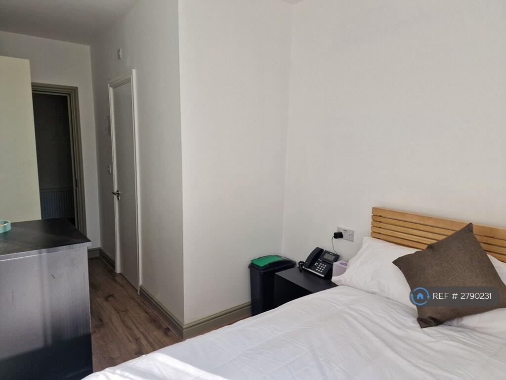 1 bed House Share for rent in Birmingham. From OpenRent