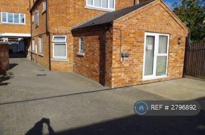 1 bed Flat Share for rent in Northampton. From OpenRent