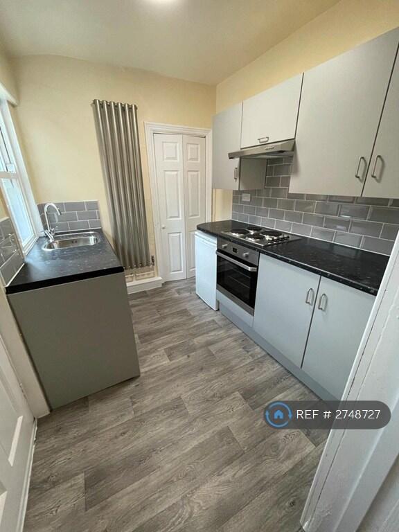 1 bed 1st Floor Flat for rent in Leeds. From OpenRent