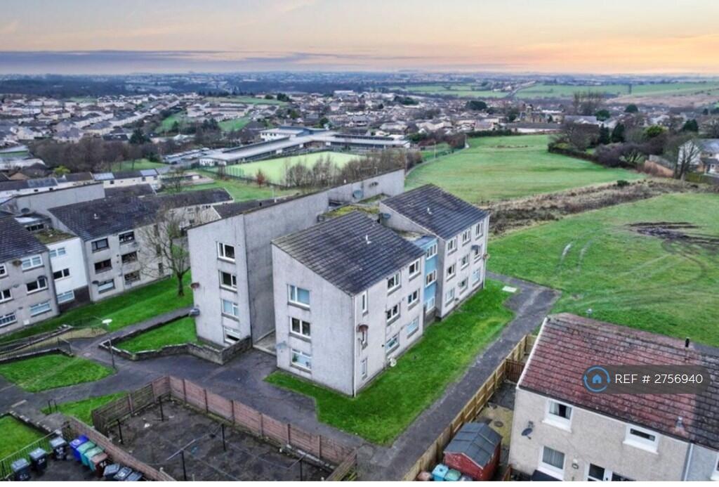 2 bed 1st Floor Flat for rent in Airdrie. From OpenRent