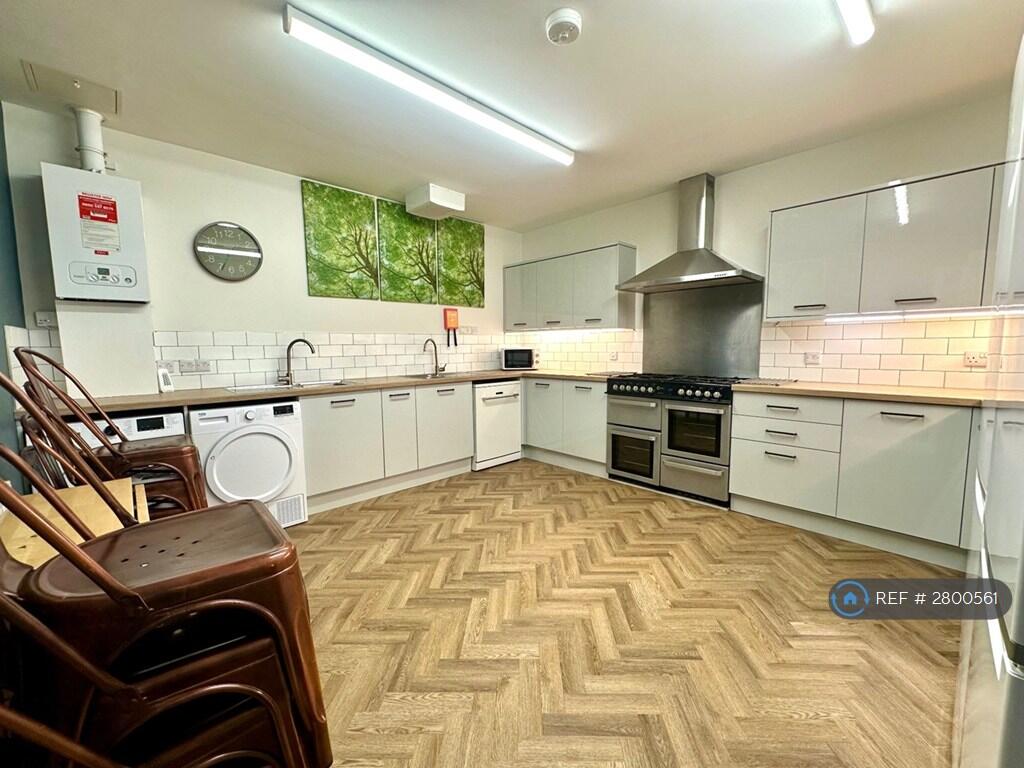 8 bed Mid Terraced House for rent in Middlesbrough. From OpenRent 8 bed Mid Terraced House for rent in Middlesbrough. From OpenRent